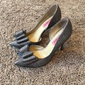 Betsy JOHNSON glitter pumps 👠